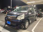 2013 TOYOTA NOAH