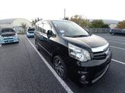 2013 TOYOTA NOAH SI