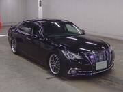 2016 TOYOTA CROWN ROYAL SALOON