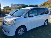 2011 TOYOTA NOAH