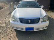 2004 TOYOTA CROWN ROYAL SALOON