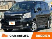 2010 TOYOTA NOAH