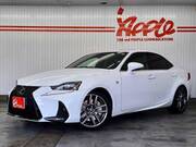 2017 LEXUS IS