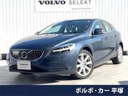 2017 VOLVO V40