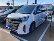 2017 TOYOTA NOAH