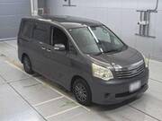 2012 TOYOTA NOAH