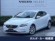 2018 VOLVO V40