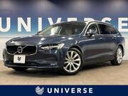 2017 VOLVO V90