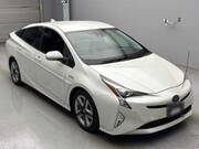 2017 TOYOTA PRIUS