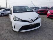 2015 TOYOTA VITZ F