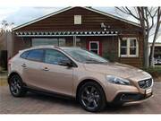 2014 VOLVO V40