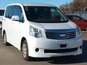 2013 TOYOTA NOAH X