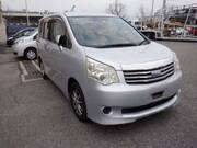 2013 TOYOTA NOAH X