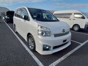 2012 TOYOTA VOXY