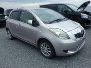2006 TOYOTA VITZ F