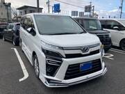 2019 TOYOTA VOXY