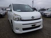 2011 TOYOTA VOXY Z