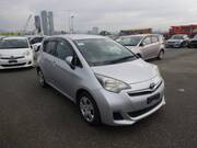 2011 TOYOTA RACTIS G