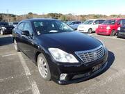 2011 TOYOTA CROWN ROYAL SALOON