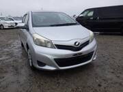 2013 TOYOTA VITZ U