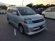 2004 TOYOTA VOXY Z