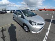2015 TOYOTA VITZ F