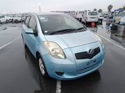 2005 TOYOTA VITZ F