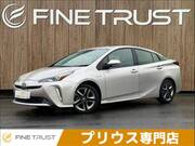 2019 TOYOTA PRIUS