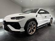 2024 LAMBORGHINI URUS