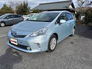 2011 TOYOTA PRIUS ALPHA G