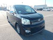2013 TOYOTA VOXY