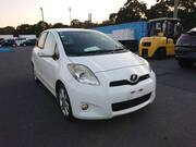 2010 TOYOTA VITZ RS