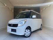 2010 NISSAN ROOX