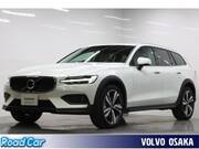 2025 VOLVO V60