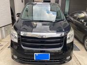 2010 TOYOTA NOAH