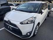 2017 TOYOTA SIENTA X