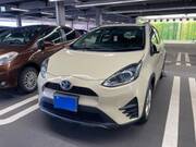 2017 TOYOTA AQUA CROSSOVER