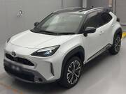 2022 TOYOTA YARIS CROSS