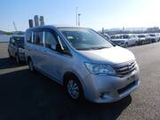2013 NISSAN SERENA