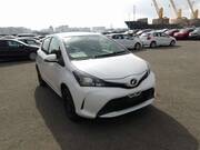 2015 TOYOTA VITZ F