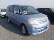 2005 TOYOTA NOAH