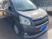 2009 TOYOTA NOAH