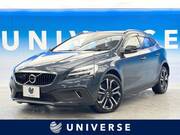 2018 VOLVO V40