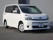 2010 TOYOTA VOXY