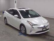 2017 TOYOTA PRIUS