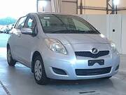 2009 TOYOTA VITZ F