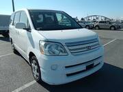 2005 TOYOTA NOAH X