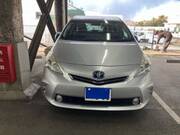 2013 TOYOTA PRIUS ALPHA S