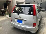 2005 TOYOTA ISIS PLATANA