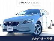2017 VOLVO V40